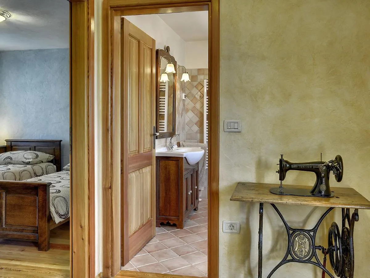 Rustic Holiday Home In Valtura With Swimming Pool