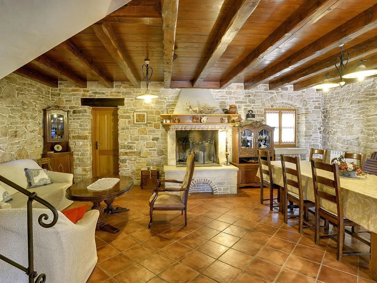 Rustic Holiday Home In Valtura With Swimming Pool 0*,  Croácia